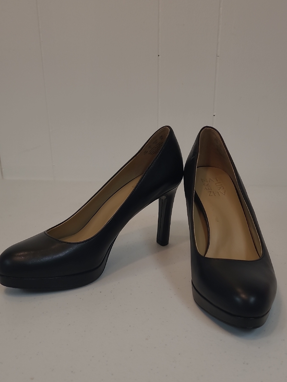 Naturalizer Black Leather Platform Pumps